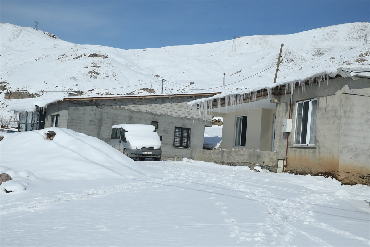 Hakkari\'de Soğuk Hava ve Buzlanma