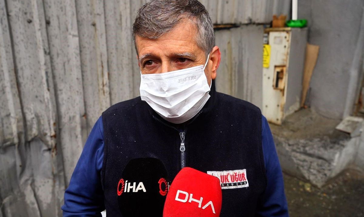 Başakşehir\'de Kauçuk İmalathanesinde Yangın: İşçiler Çatıdan Kurtarıldı