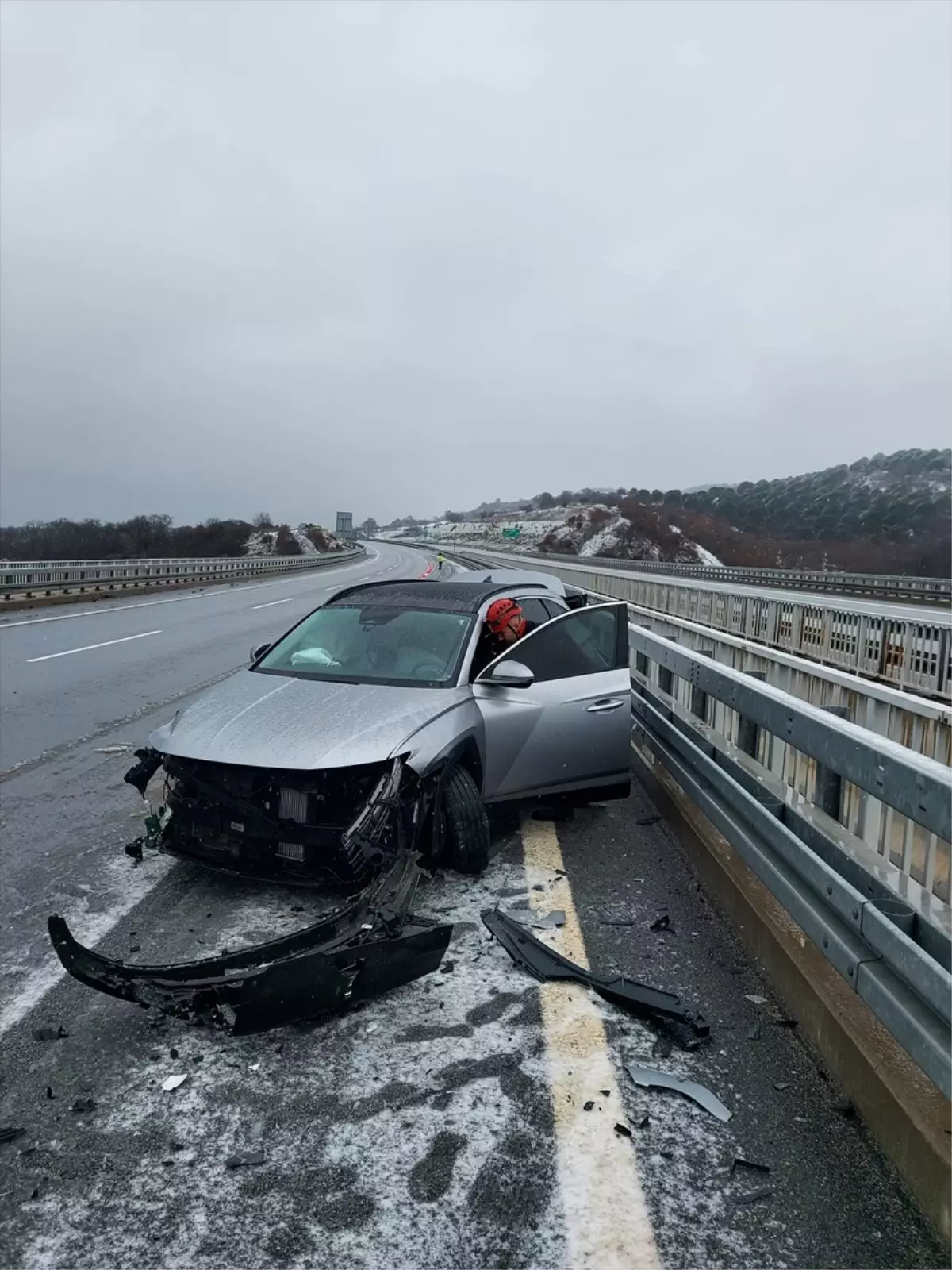 İstanbul-İzmir Otoyolu\'nda İki Kaza: İki Yaralı