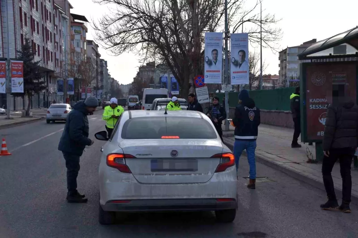 Kars\'ta Okul Çevresinde Güvenlik Denetimleri Artırıldı