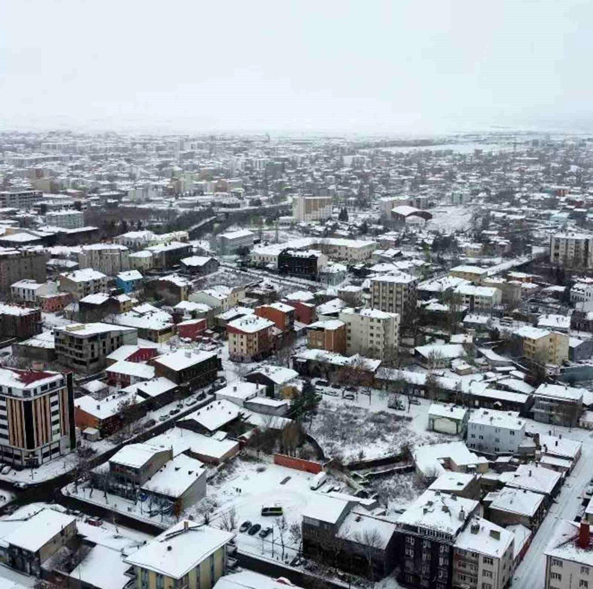 Kars\'tan 6 Bin Göç