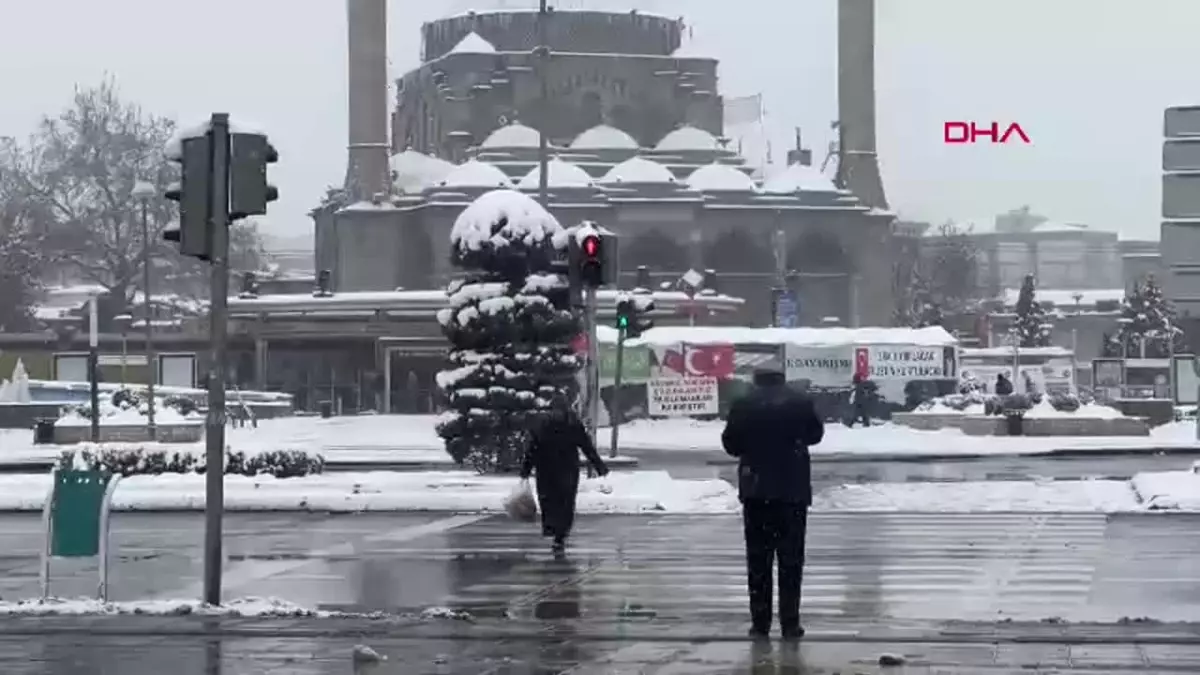 Kayseri\'de 3 Günlük Kar Yağışı Yol Kapattı