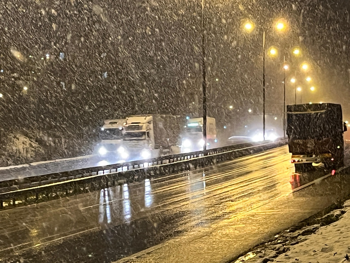 TEM\'de Kar Etkisini Sürdürüyor; Ulaşımda Aksama Yok