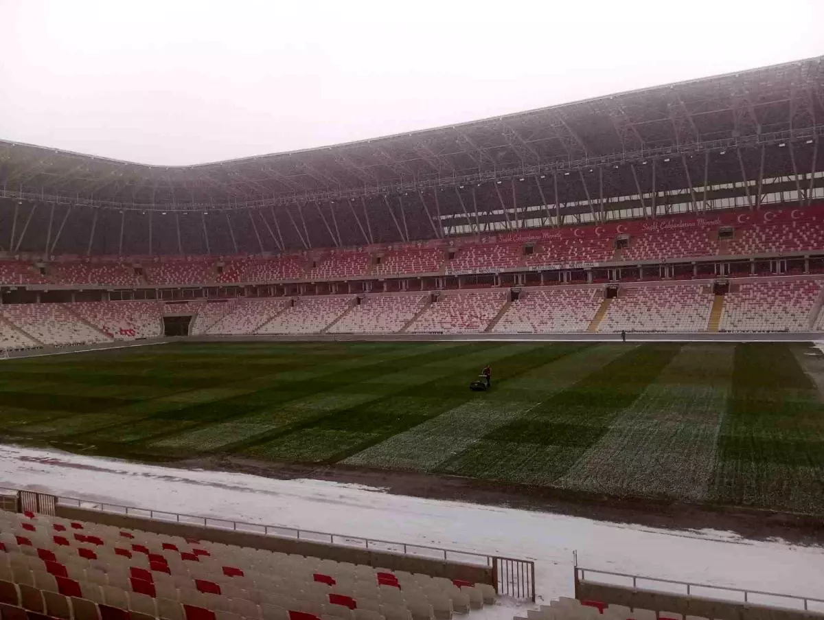 Sivasspor-Beşiktaş Maçı İçin Stadyum Hazırlıkları