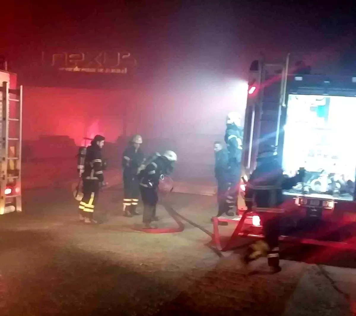 Tekirdağ\'da Kereste Fabrikasında Yangın