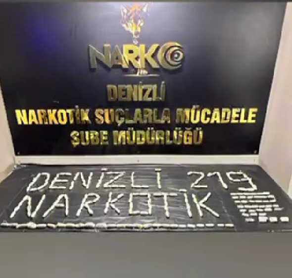 Uçakla Türkiye'ye gelen kuryenin midesinden uyuşturucu çıktı Uçakla Türkiye'ye gelen kuryenin midesinden uyuşturucu çıktı