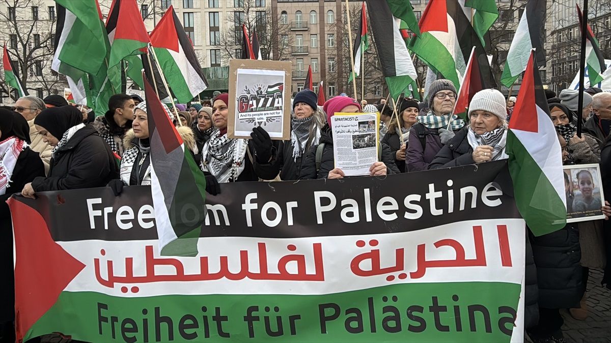 Berlin\'de Filistin\'e Destek Gösterisi Polis Tarafından Sonlandırıldı