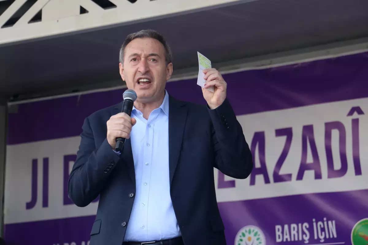 Diyarbakır\'da Barış İçin Miting Düzenlendi