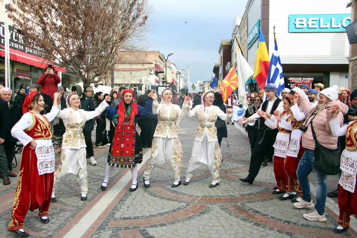 Edirne\'de Uluslararası Balkan Halk Oyunları Festivali Coşkuyla Devam Ediyor