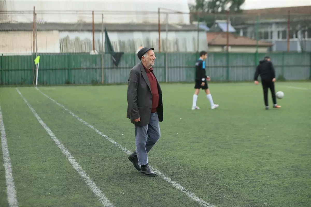 Futbol Aşkı ile Hakemlere Sorular Soruyor