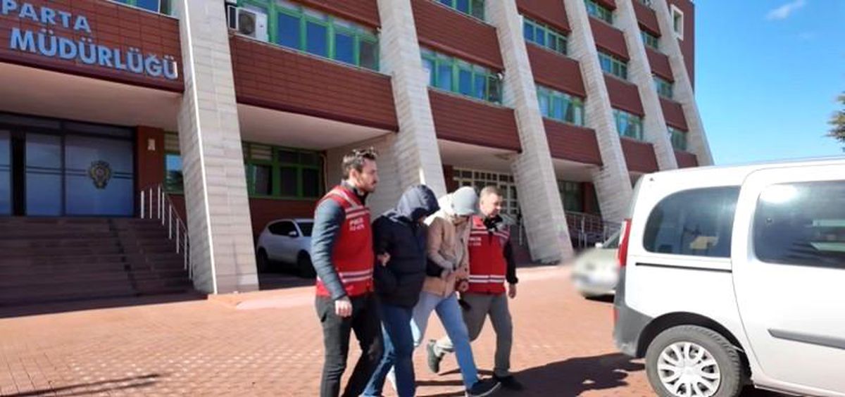 Isparta\'da Sahte Ziynet Eşyası Dolandırıcılığı