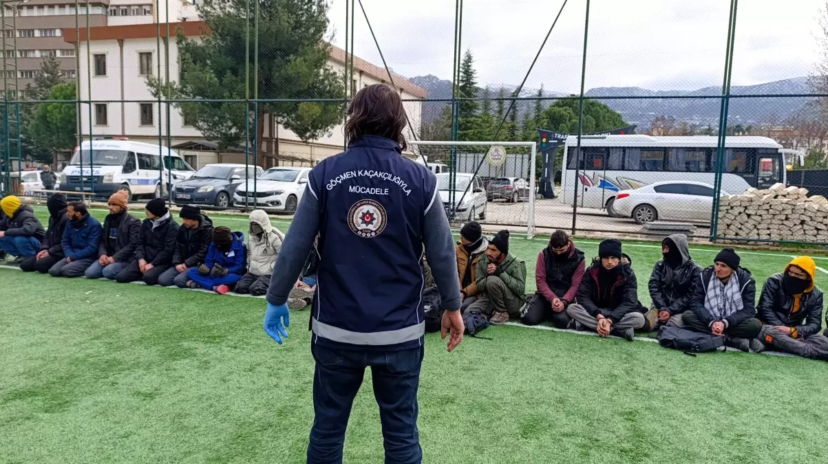 Amasya\'da Kaçak Göçmen Operasyonu: 24 Afgan Yakalandı