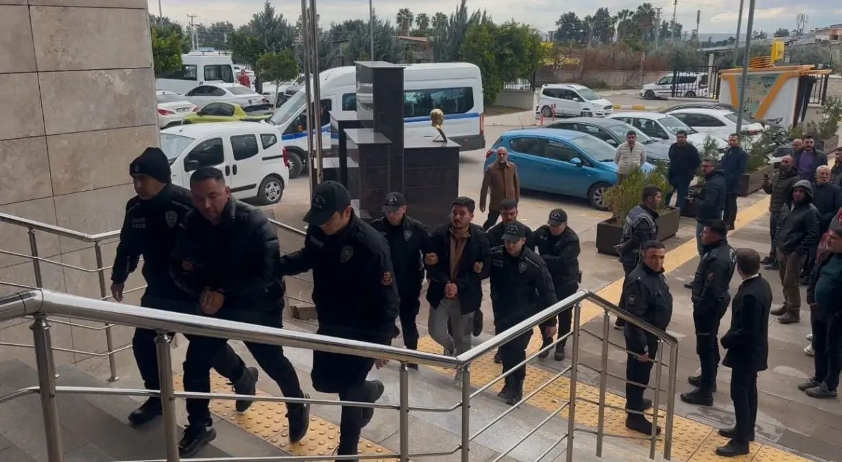 Mersin\'de Suç Örgütüne Yönelik Operasyonda 15 Tutuklama