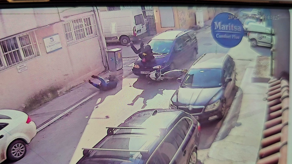 Edirne\'de Otomobil ile Motosiklet Çarpıştı: 2 Yaralı
