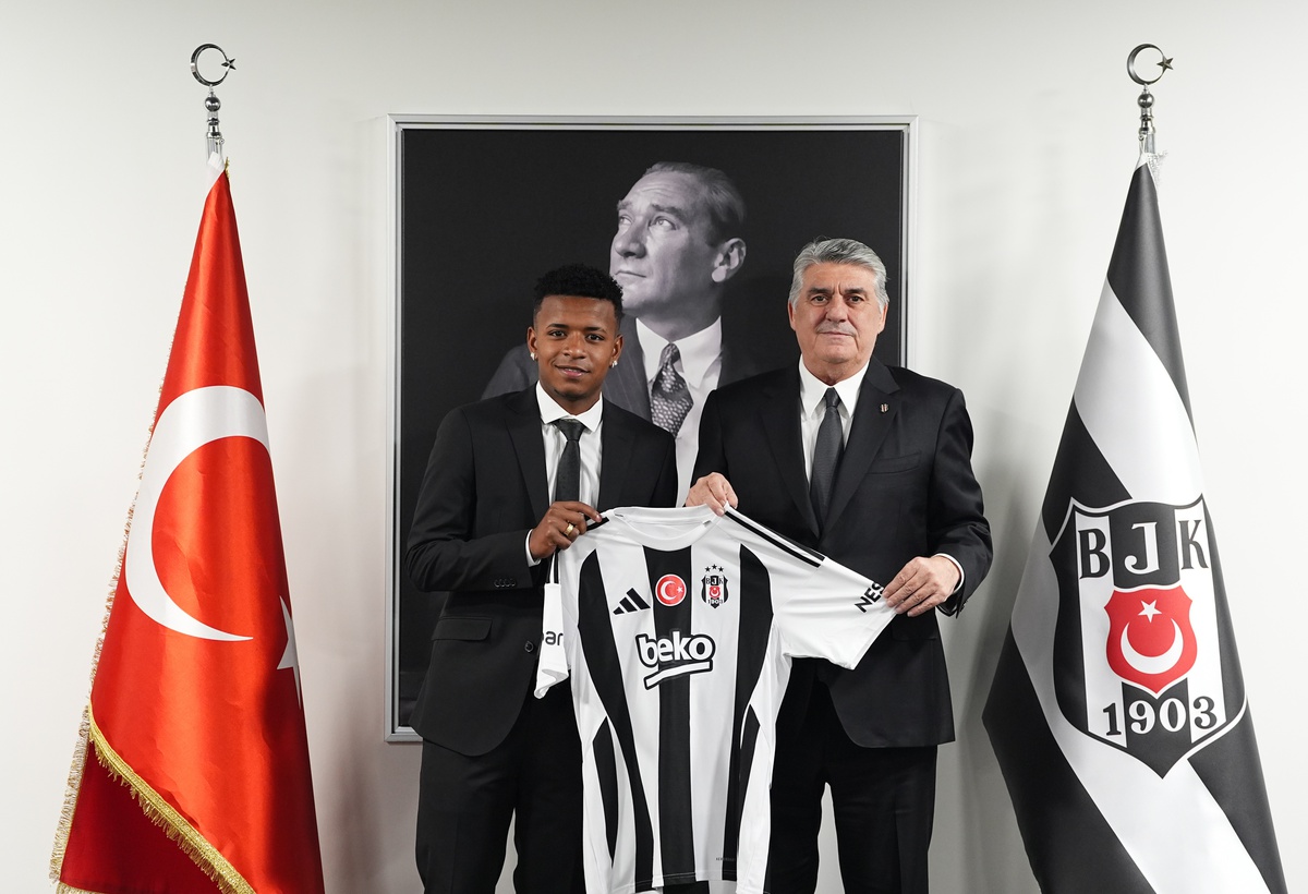 Beşiktaş, Ekvadorlu Keny Arroyo ile Sözleşme İmzaladı