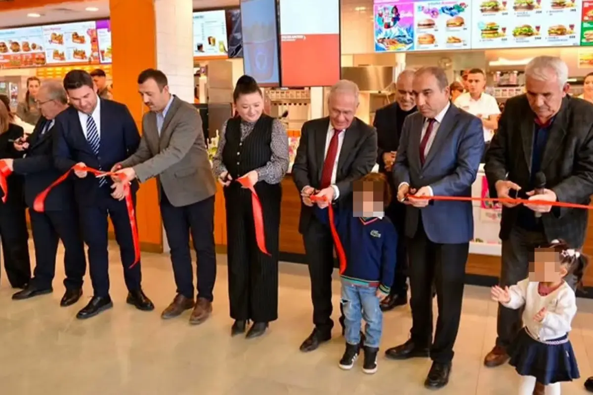 Burger King açılışı, AK Partili başkana pahalıya patladı