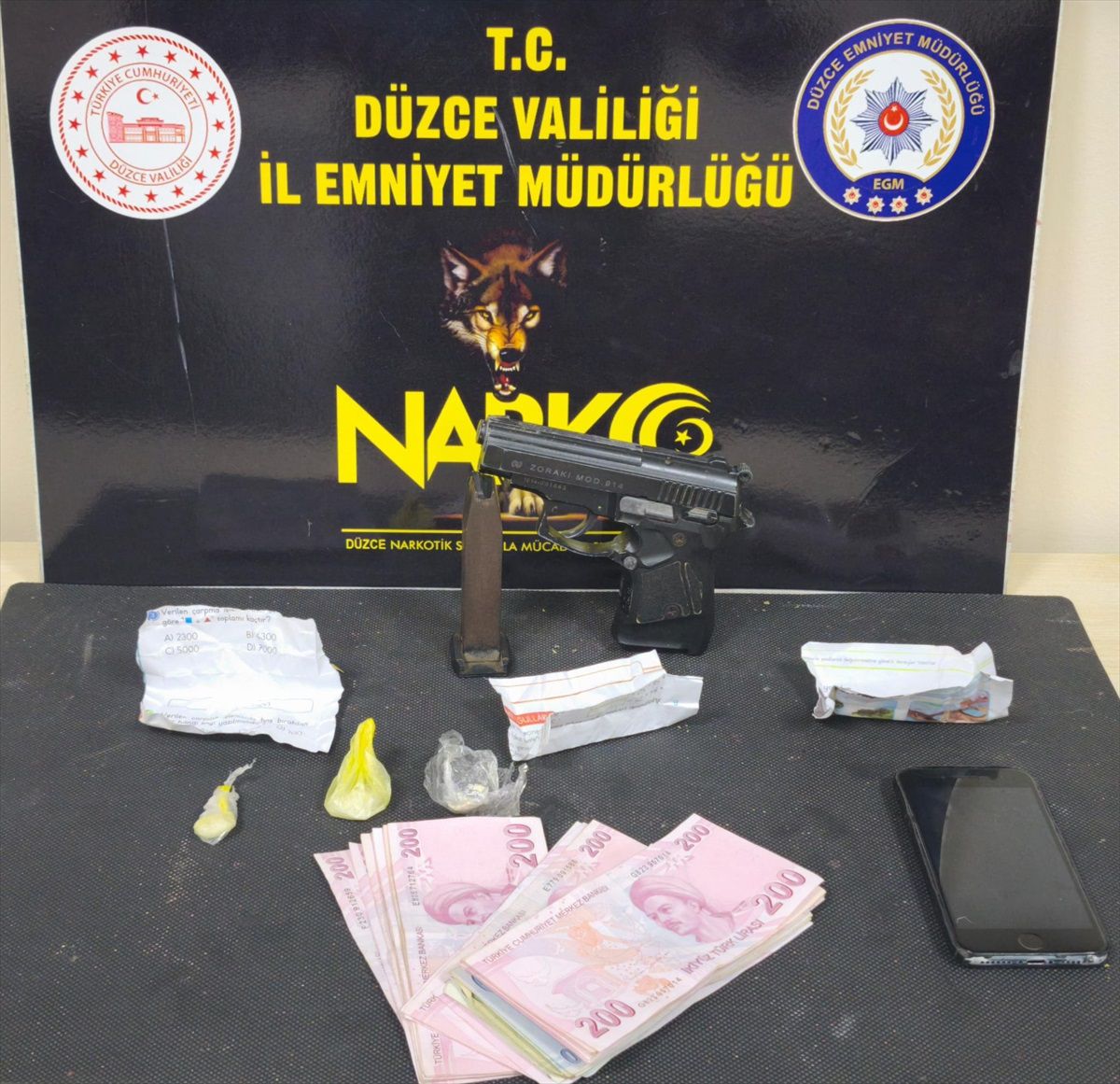 Düzce\'de Uyuşturucu Operasyonu: 3 Tutuklama