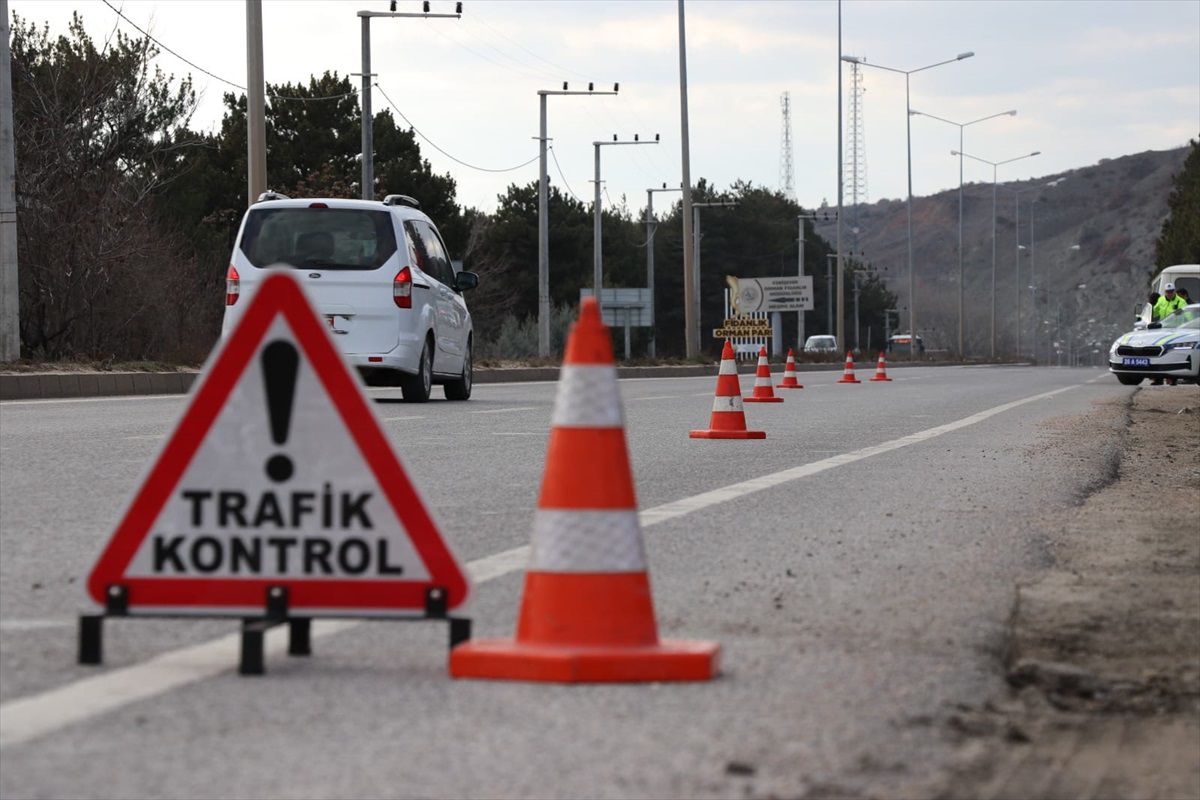 Eskişehir\'de 539 Sürücüye Hız Cezası