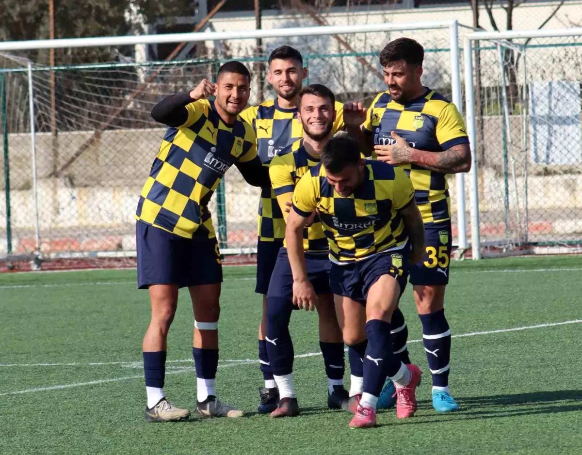 İmren Alaçatıspor, Ayrancılar\'ı 5-1 Yenerek Play-Off Umutlarını Sürdürüyor