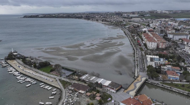 İstanbul ve İzmir'de deniz suyu çekildi, uzmanlardan art arda açıklamalar geldi