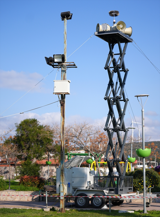 İzmir'e konuşlandırılan 'mobil siren sistemi' faaliyete geçti