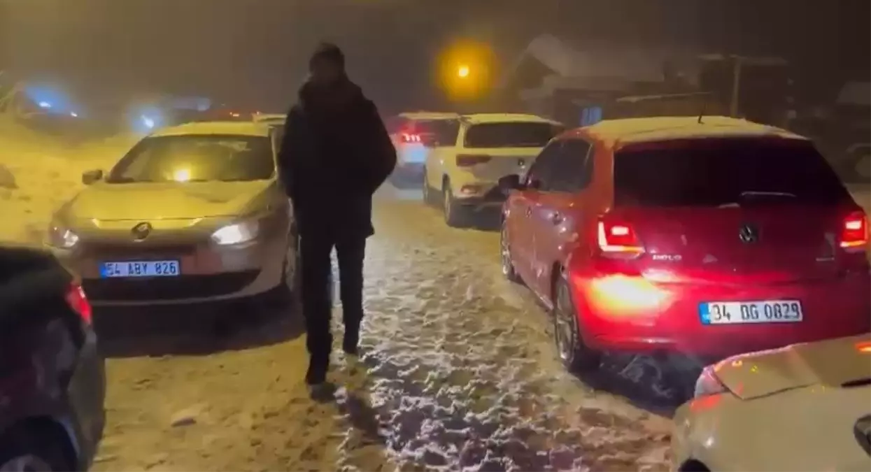 Kartepe Kayak Merkezi\'nde Hafta Sonu Trafik Yoğunluğu