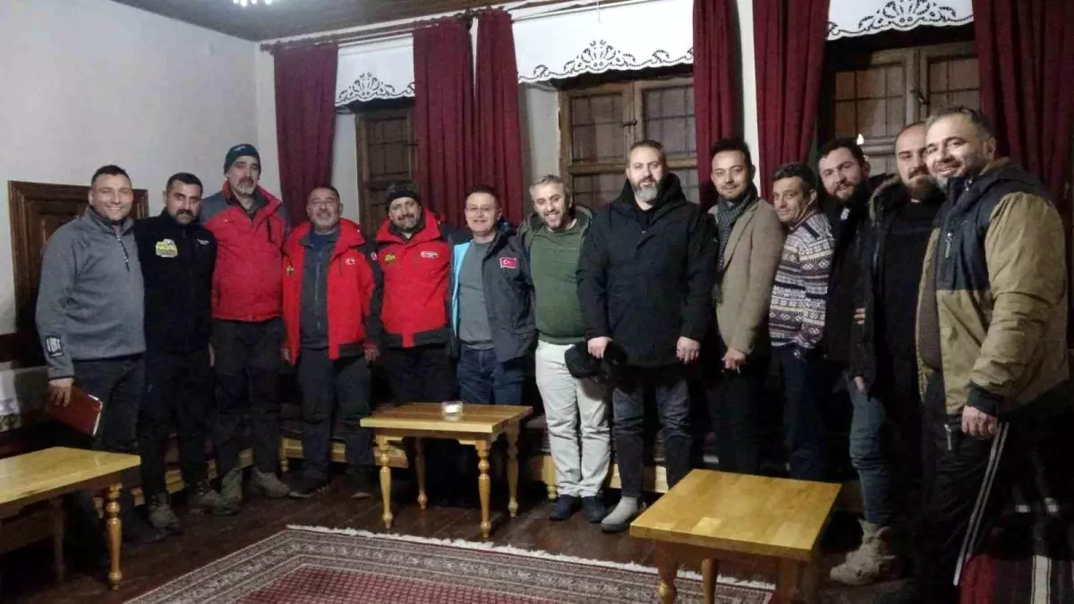 Erzurum Offroad Ekibi Tarihi Mekanlarda Toplandı