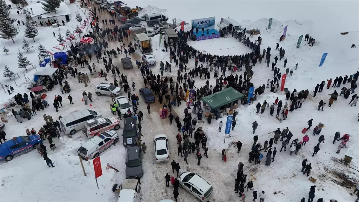 Perşembe Yaylası\'nda Kar Festivali