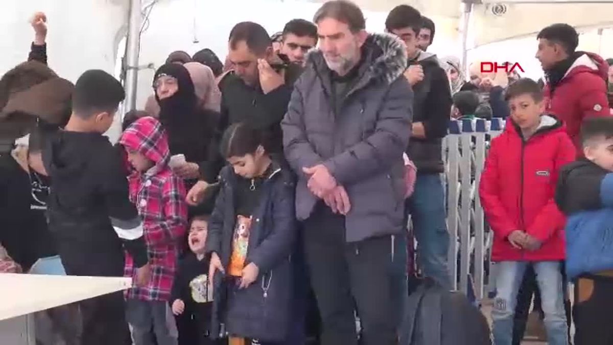 Suriyeliler, Baas Rejiminin Sonrası Ülkelerine Dönmeye Başladı
