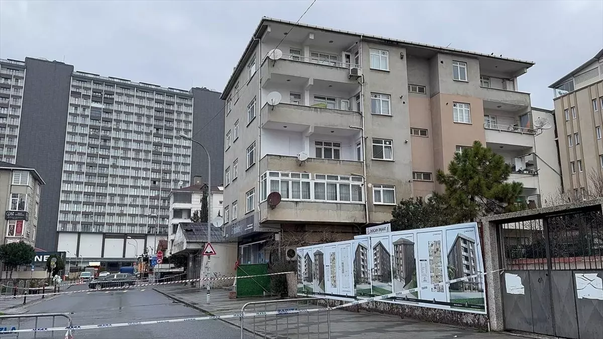 Tuzla\'da Bina Tedbiren Boşaltıldı