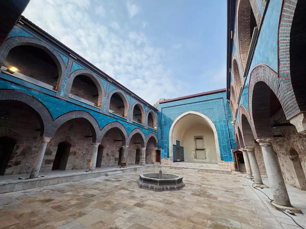 Gök Medrese\'nin Restorasyonu %98 Tamamlandı