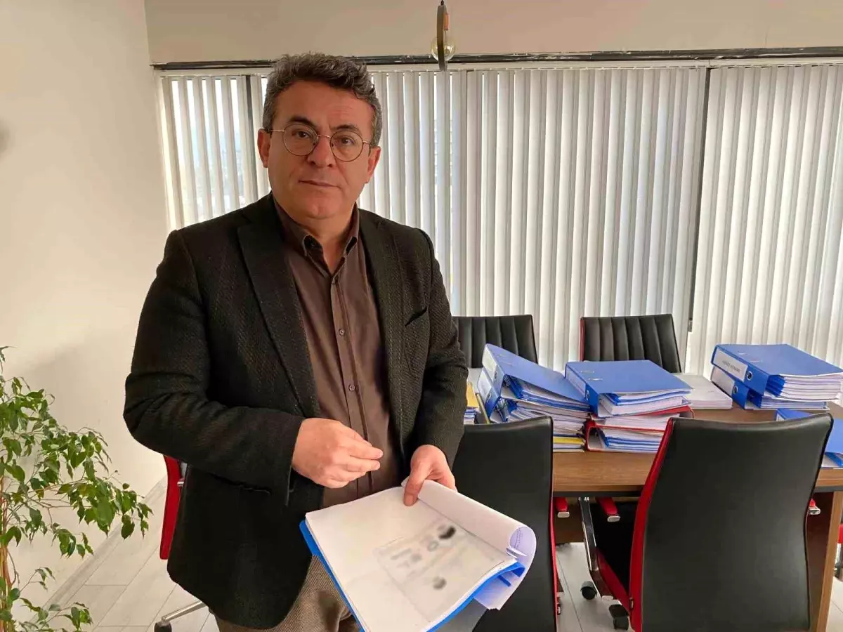 Baba İddiasını Yalanladı