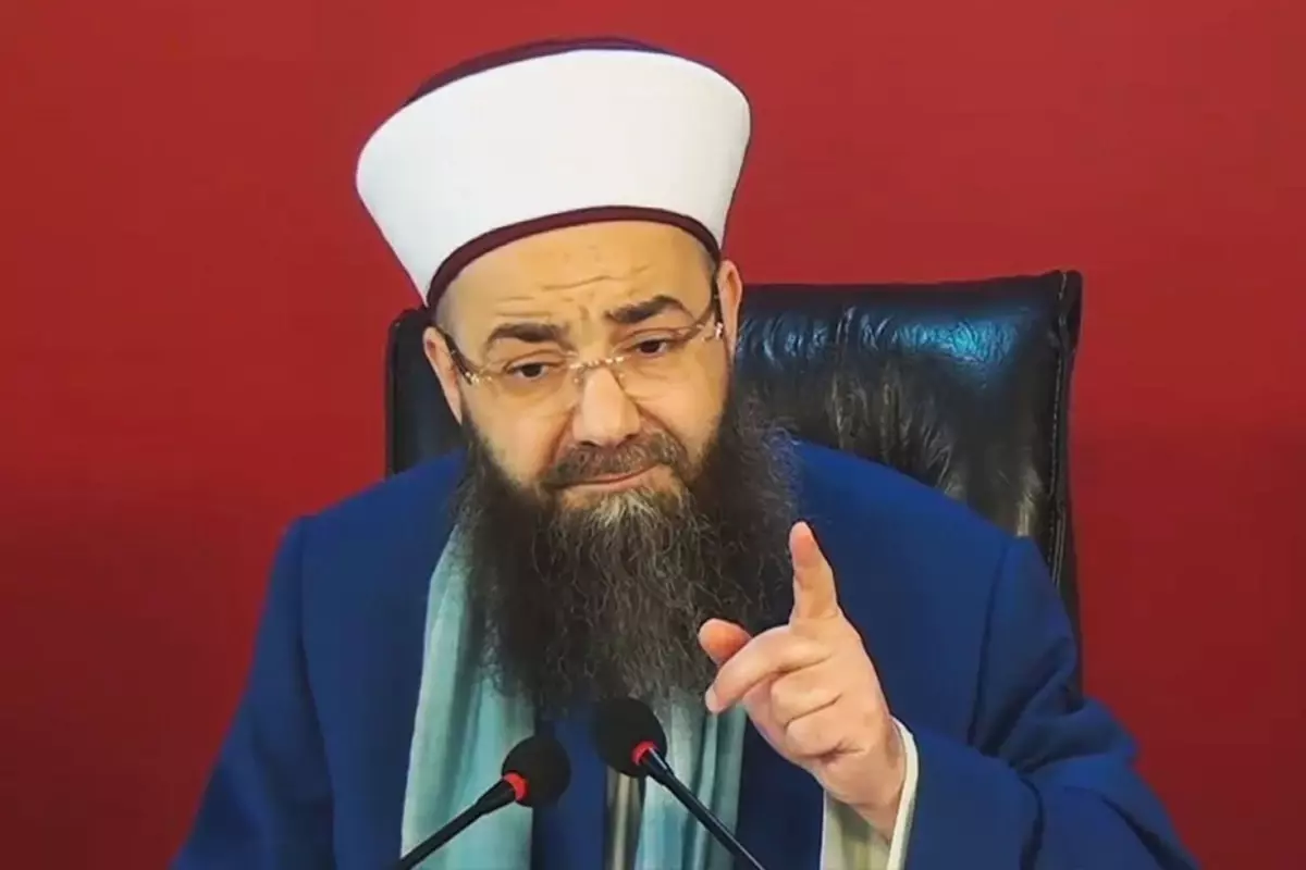 Cübbeli Ahmet, \'Diyanet İşleri\'ne çok önemli ihtar\' diyerek konuştu: O söz camide nasıl durabiliyor