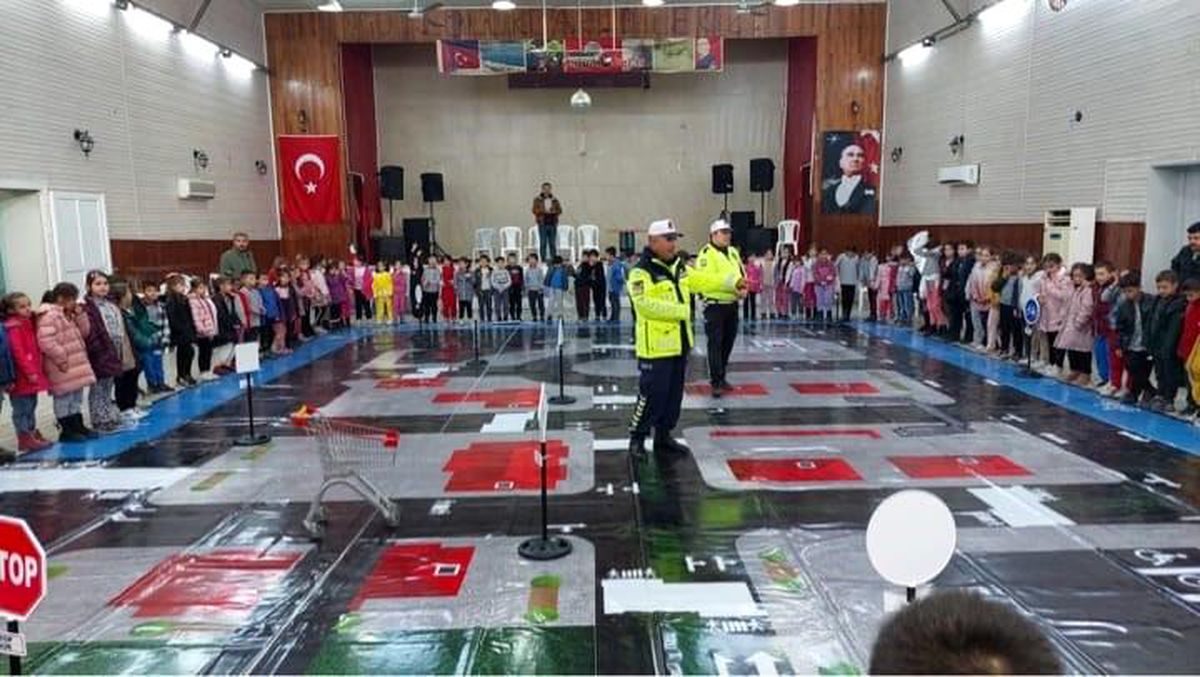 Miniklere Trafik Bilinci Eğitimi