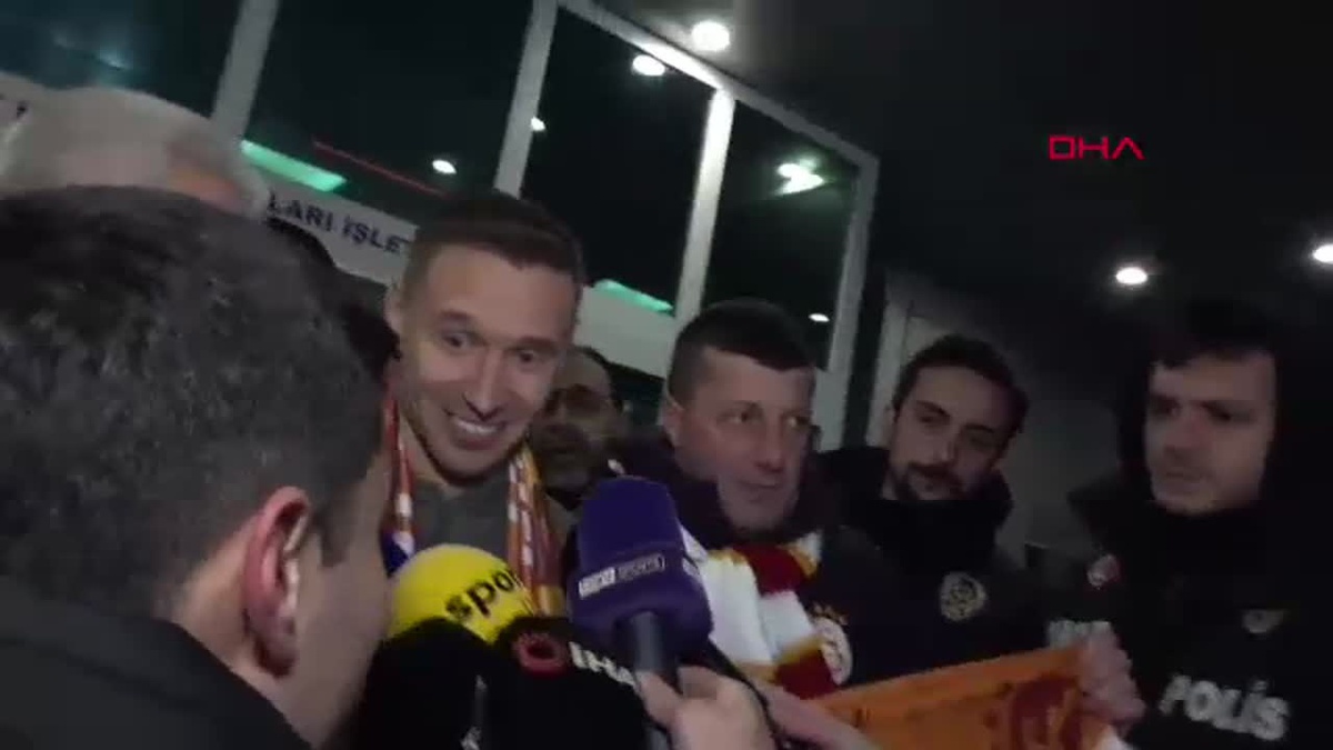 Galatasaray, Polonyalı Futbolcu Frankowski ile Anlaşma Sağladı