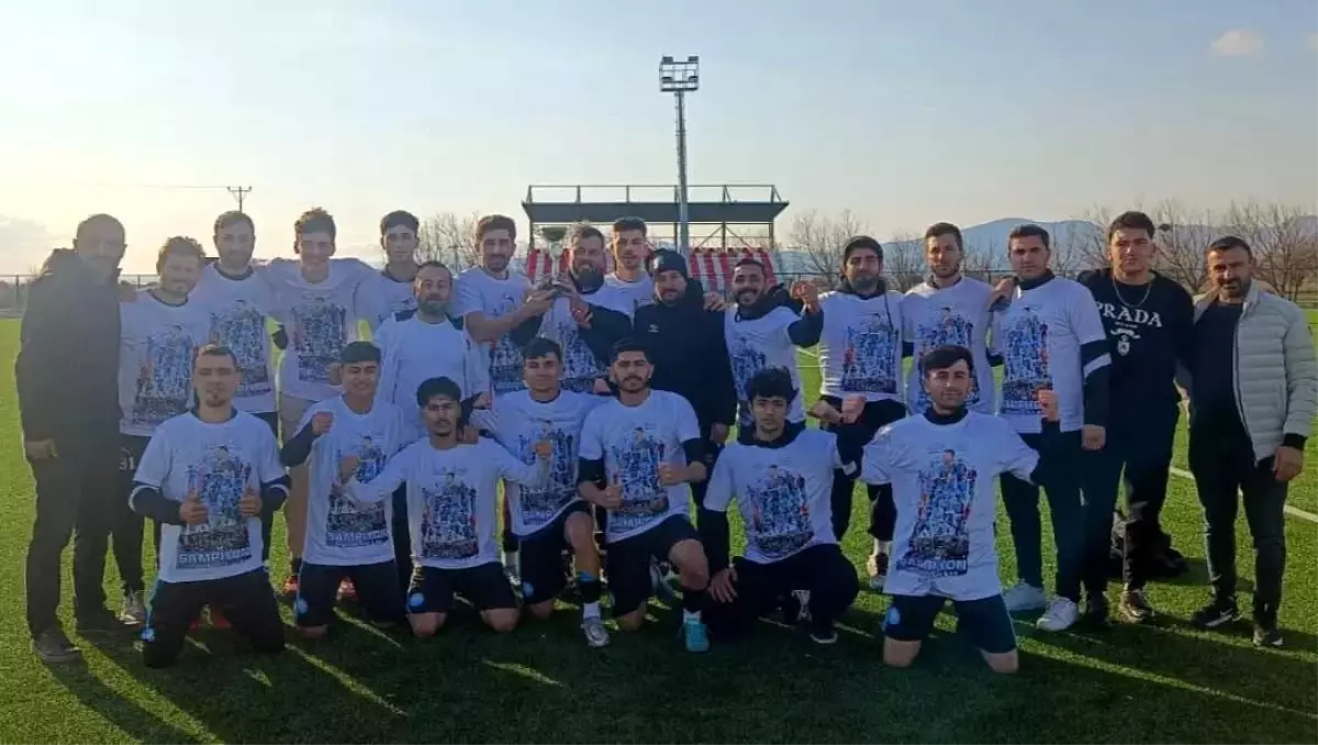Manisa İmam Hatipliler Gençlikspor Şampiyon Oldu