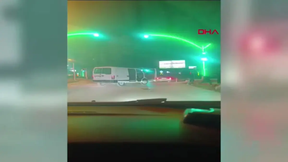 Adana\'da Trafik Kavgası: 6 Kişi Sürücü ve Arkadaşına Saldırdı