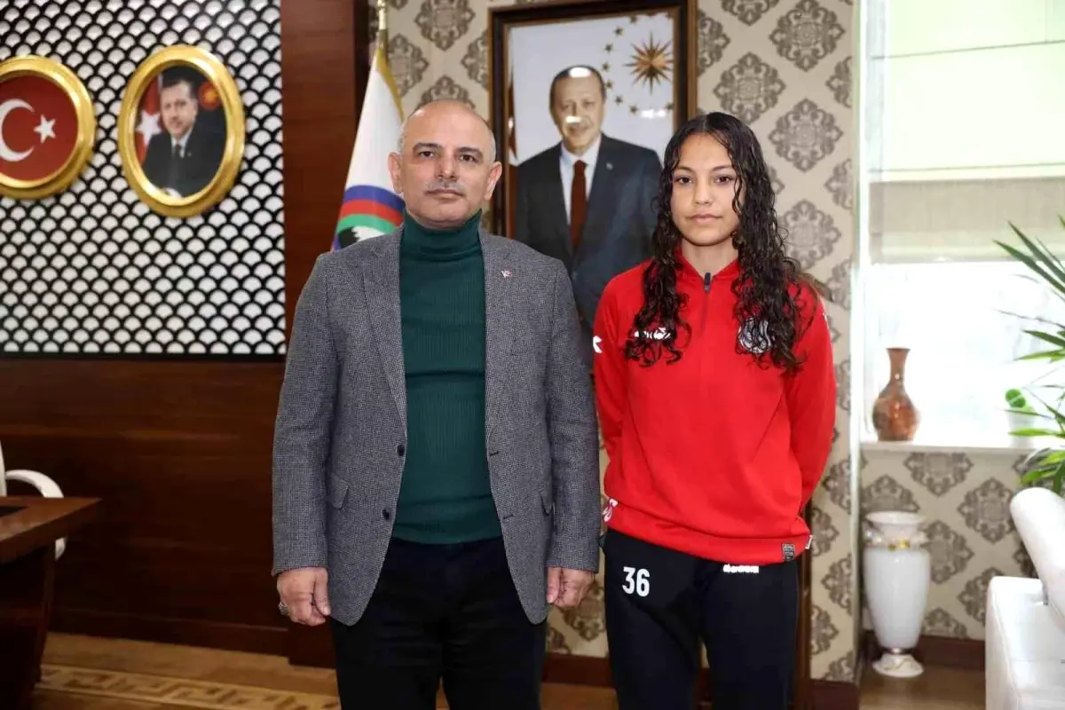 Medine Ravza Güleç Galatasaray Kadın FK\'ya Transfer Oldu