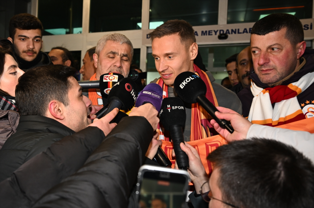 Przemyslaw Frankowski, Galatasaray'a imza atmak için İstanbul'a geldi