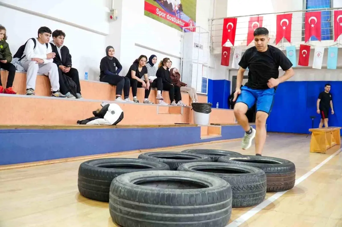 Ümraniye Belediyesi\'nden Geleceğin Polis Adaylarına Destek