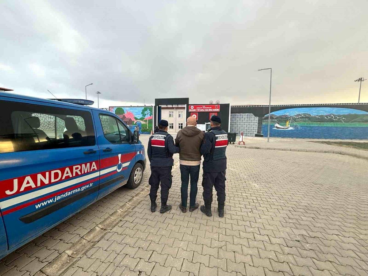 Hırsızlık Suçundan Aranan Şahıs Yakalandı