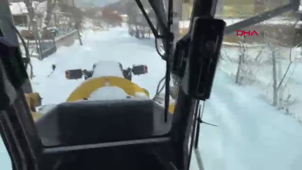 Amasya\'da Kar Yağışı Nedeniyle 90 Köy Yolu Kapandı