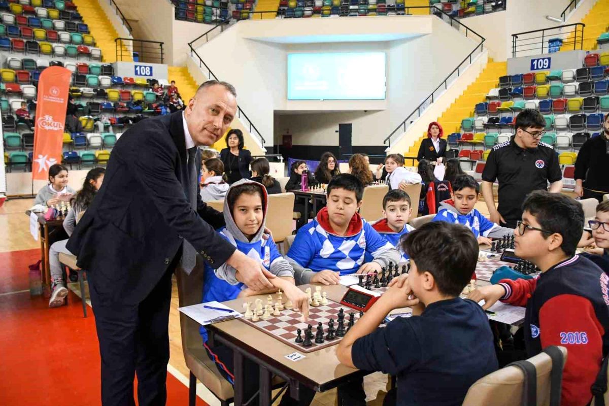 Balıkesir\'de Okul Sporları Heyecanı