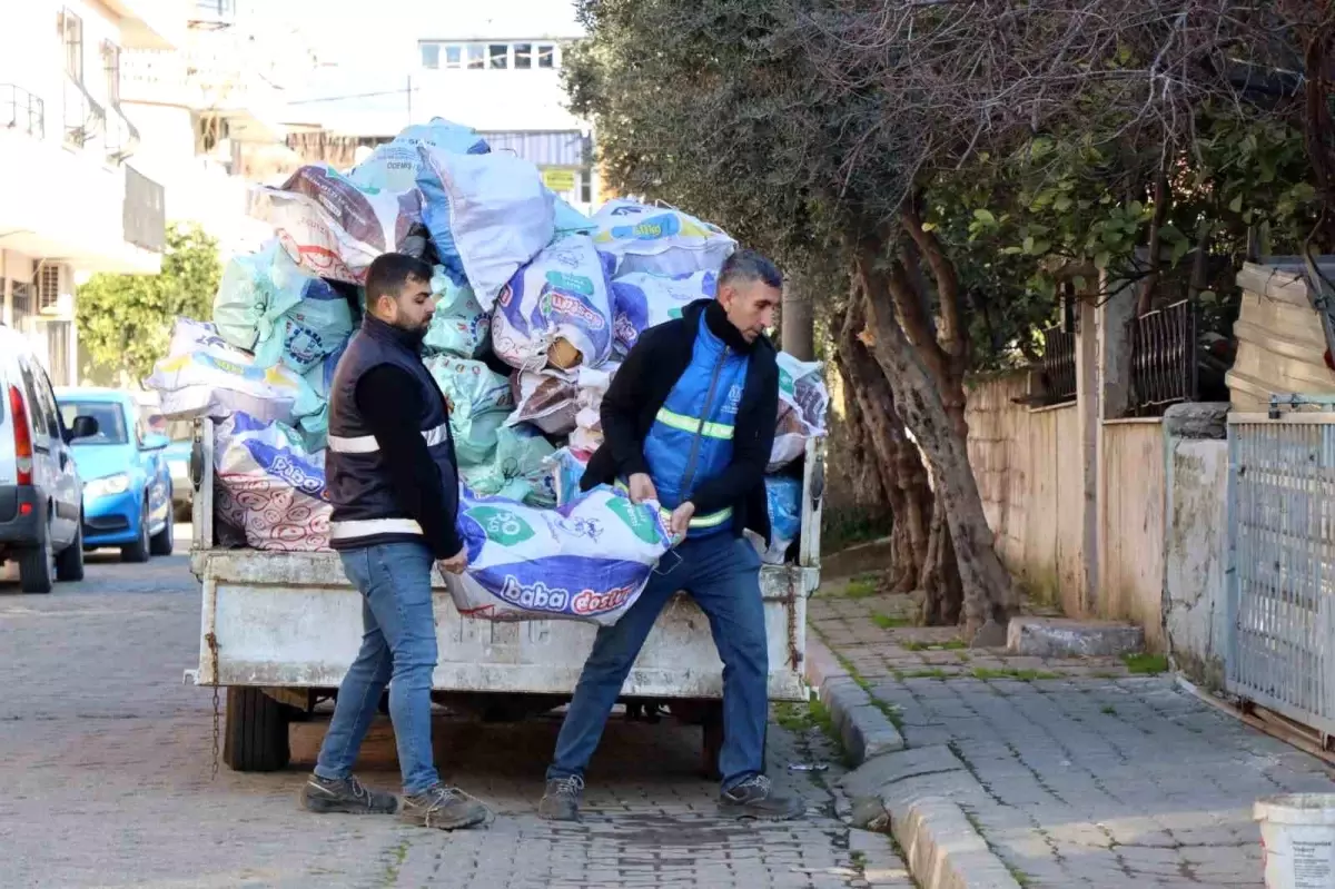 Nazilli Belediyesi\'nden İhtiyaç Sahiplerine Kış İçin Yakacak Odun Dağıtımı