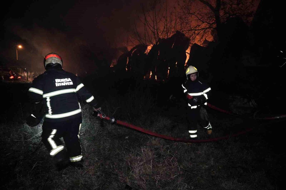 Bursa İtfaiyesi Ocak Ayında Bin 234 Olaya Müdahale Etti