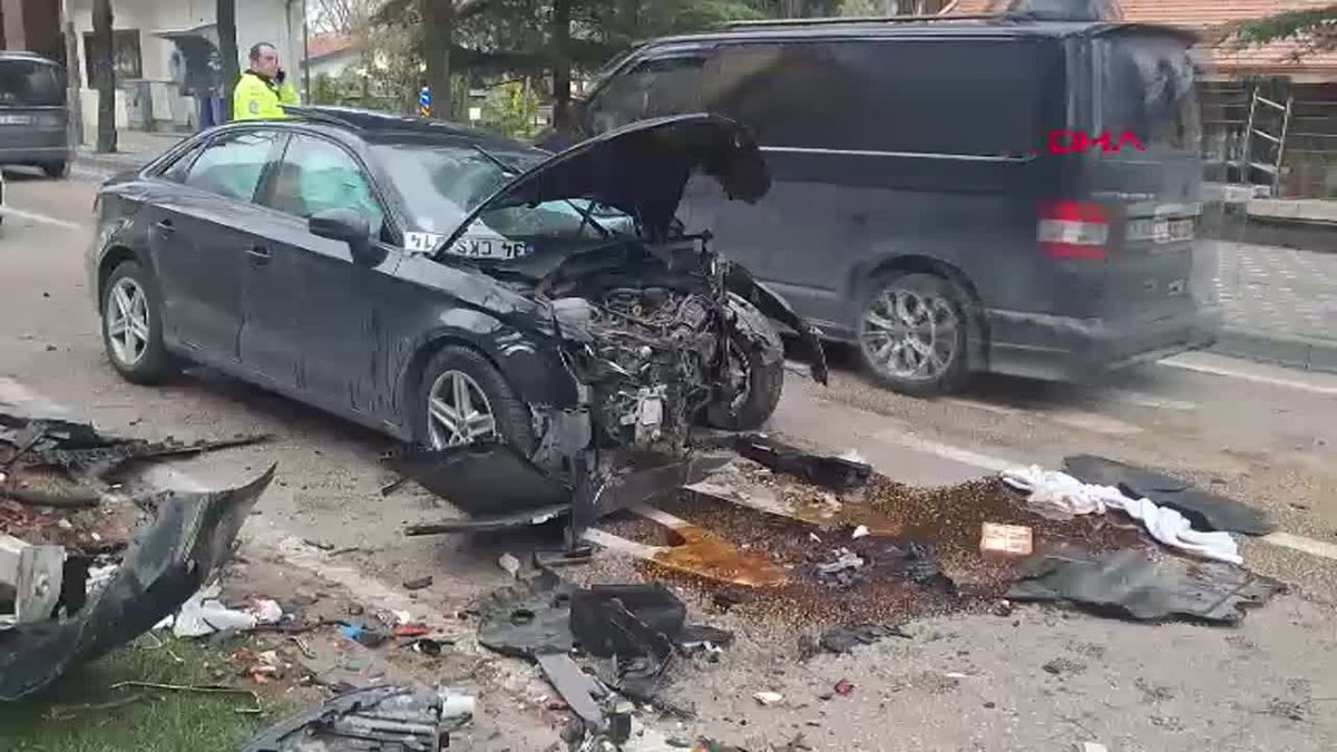 Bursa\'da Aracın Ağaçla Çarpması Sonucu Sürücü Yaralandı