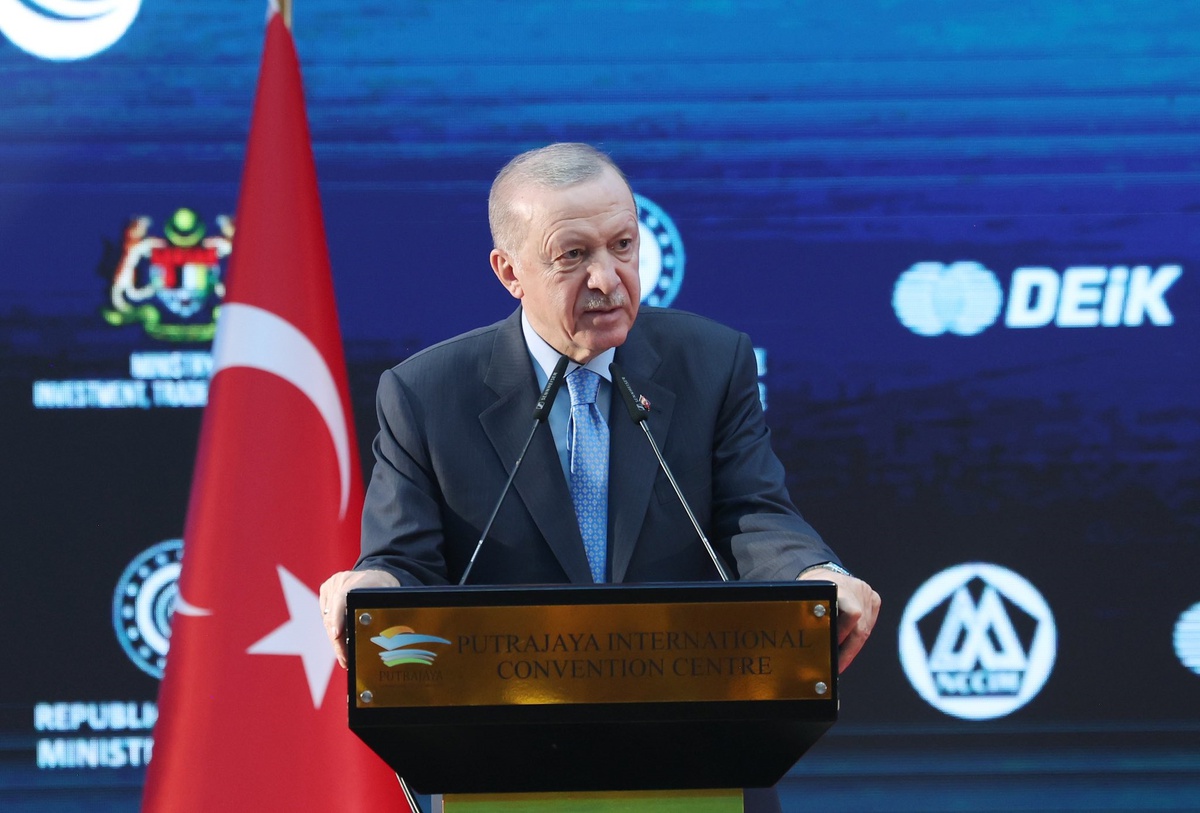 Cumhurbaşkanı Erdoğan: Türkiye\'yi küresel bir güç merkezi yapana kadar durmadan çalışacağız