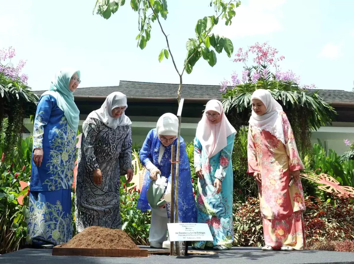 Emine Erdoğan, Kuala Lumpur Perdana Botanik Bahçesi\'ni ziyaret etti