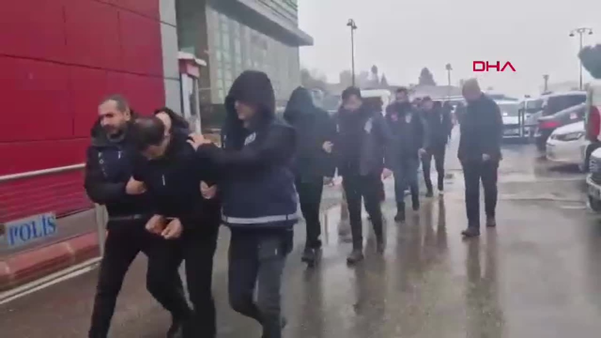 Gaziantep\'te 1 kişinin öldüğü bıçaklı kavgada 5 şüpheli adliyede