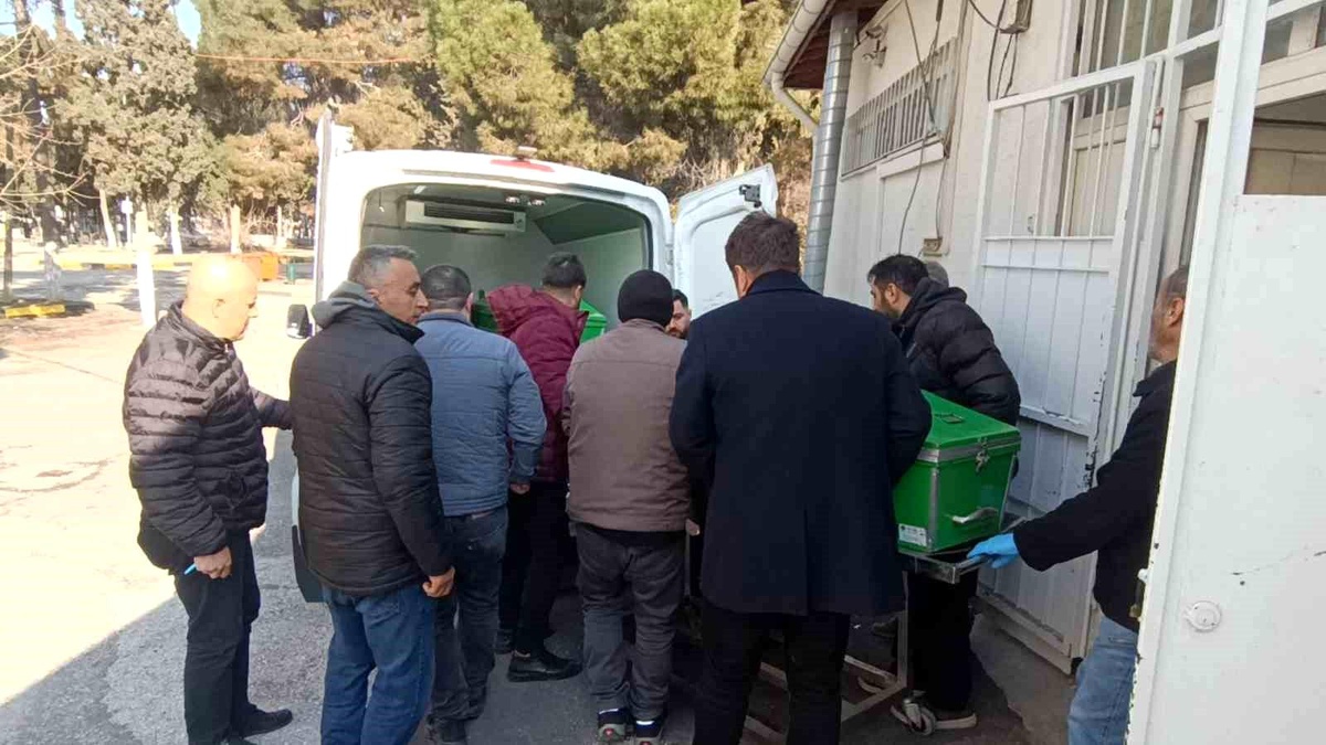 Gaziantep\'te fabrika işçisinin pompalı tüfekle öldürüldüğü anların görüntüsü ortaya çıktı